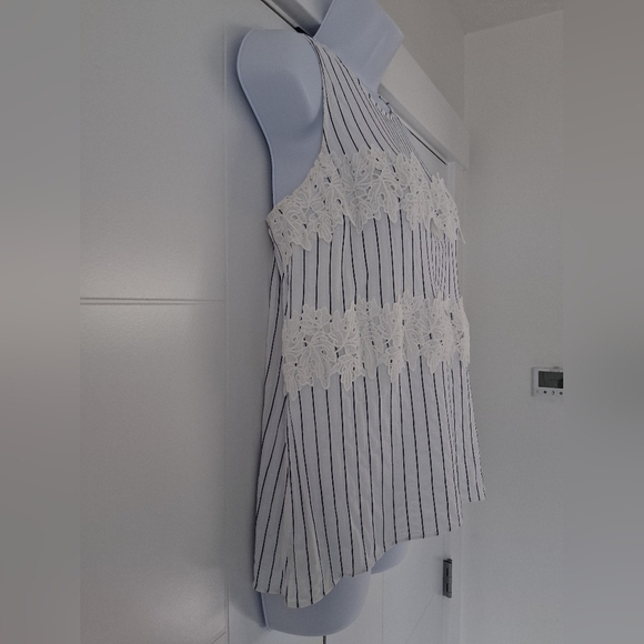 Suzy Shier/ Striped Lace Detail Sleeveless Top/ Size US M - Picture 3 of 9